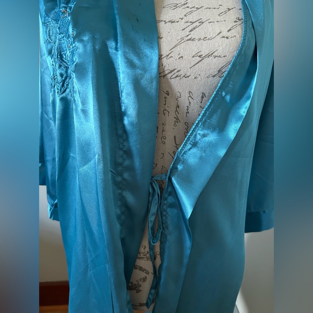 Jessica Brand Blue Robe - Picture 8 of 15